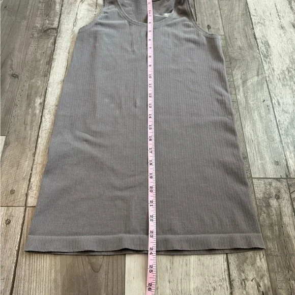 Athleta Pura Tank Top Medium Ribbed Cotton Nylon Gray Seamless Fitted - Picture 7 of 7